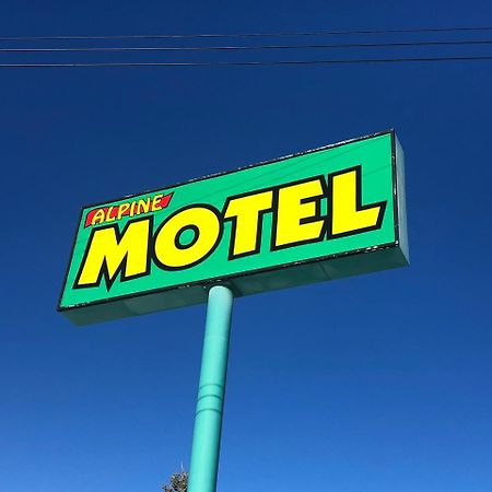 Alpine Motel Rocky Mountain House Dış mekan fotoğraf