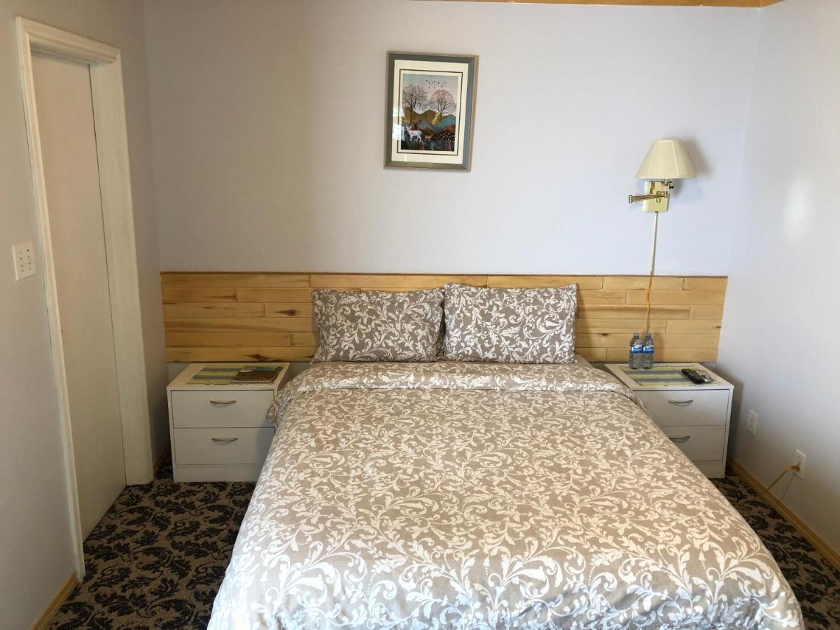 Alpine Motel Rocky Mountain House Dış mekan fotoğraf