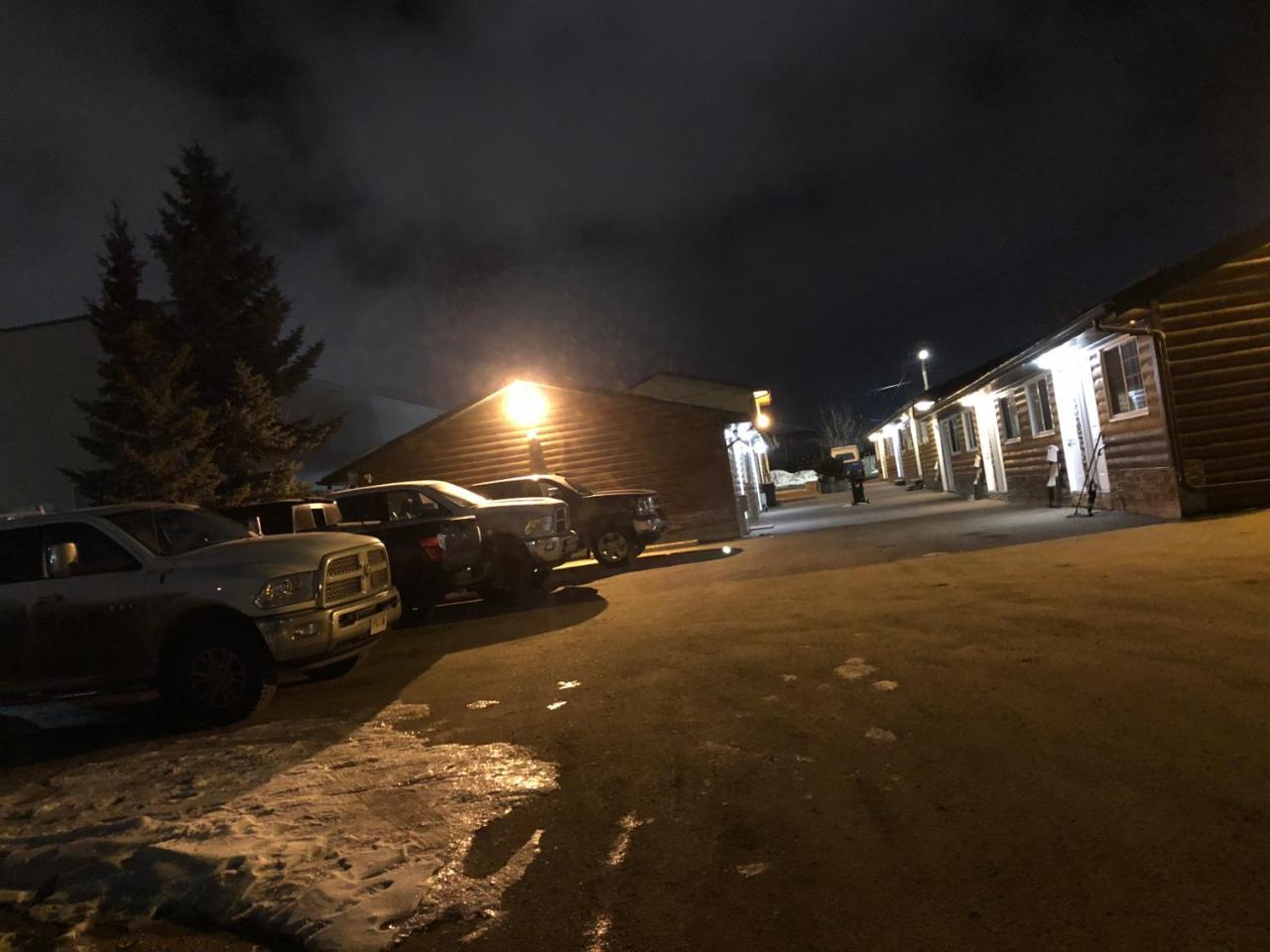 Alpine Motel Rocky Mountain House Dış mekan fotoğraf