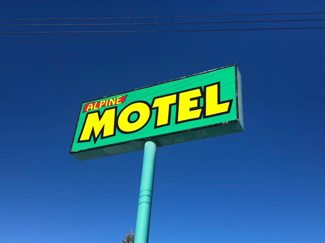 Alpine Motel Rocky Mountain House Dış mekan fotoğraf