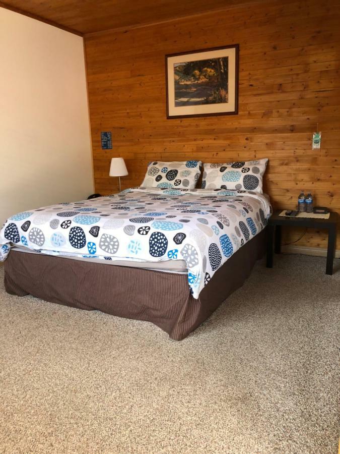 Alpine Motel Rocky Mountain House Dış mekan fotoğraf